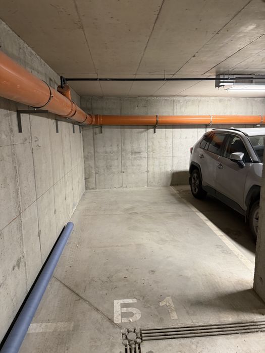 Гараж и паркоместа