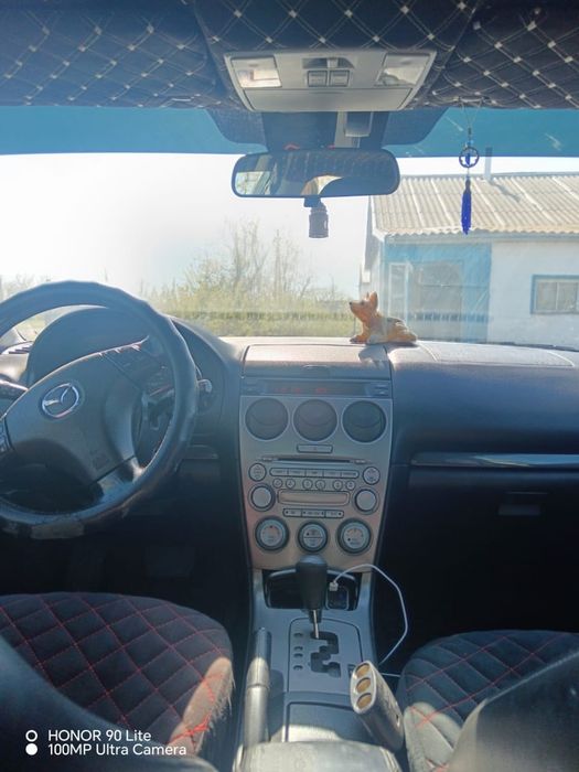 Автомобиль Mazda