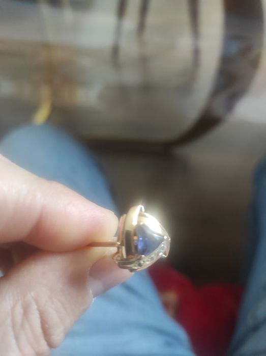 Золотое кольцо с брилиантом