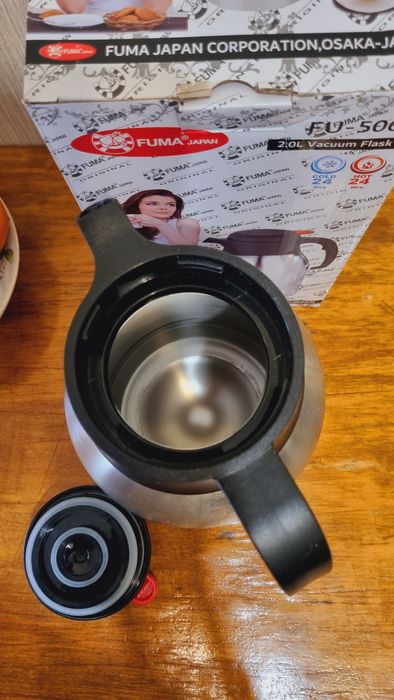 Продам термос Оригинал 2л