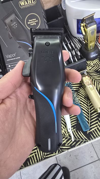 Vând mașini tuns WHAL Vapor ca nouă