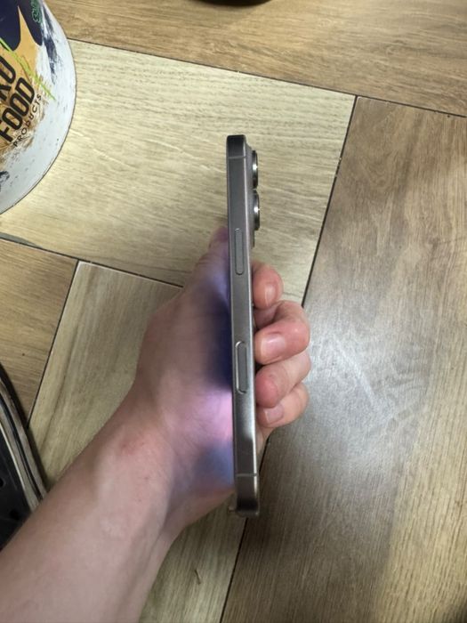 Iphone 16pro titan
