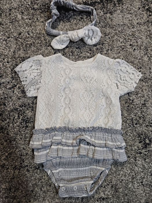 Body bebe deosebit din dantela cu fustita marime 68