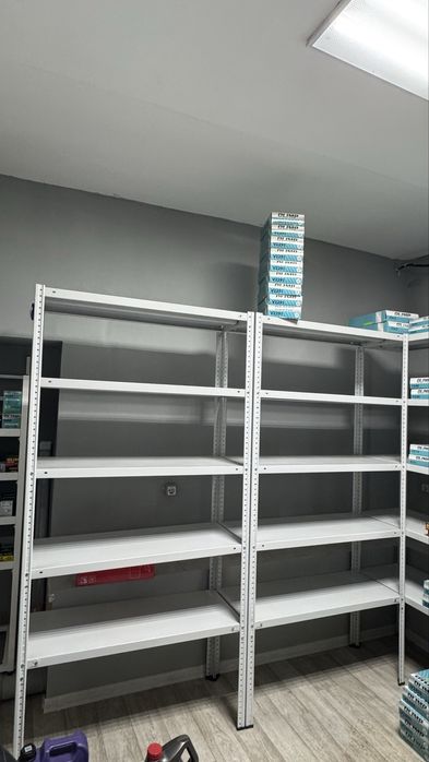Продам стеллажи  новые срочно
