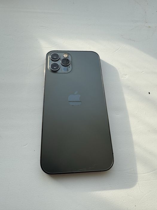 Продам iphone 12про 256 гб