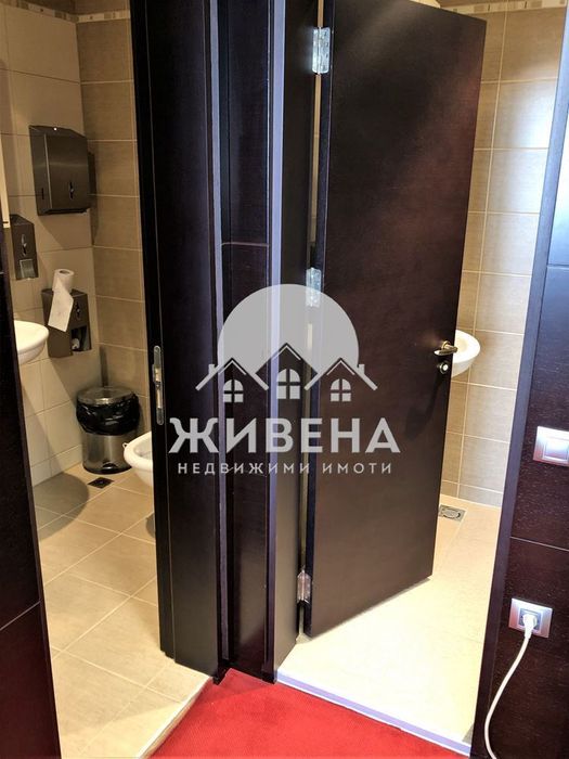 Дава се под наем Офис в Варна, Спортна зала - 306 кв.м за 3060 € - Снимка #9
