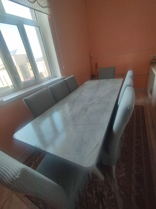 Стол 8 орындығымен