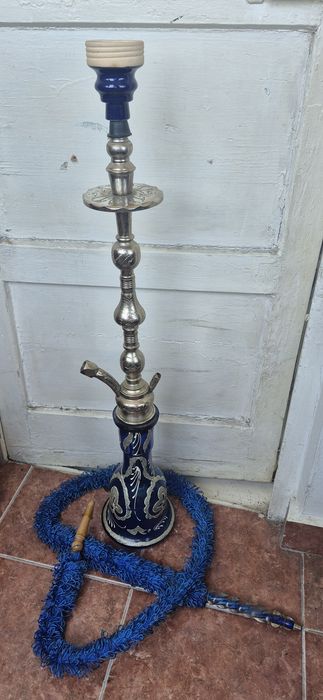 Narghilea veche din metal