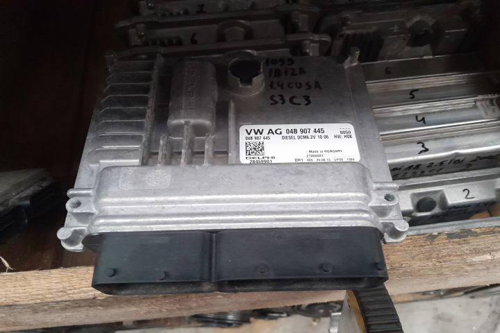 Calculator motor ECU 04B907445 04B907445 Seat Ibiza a 4-a generatie