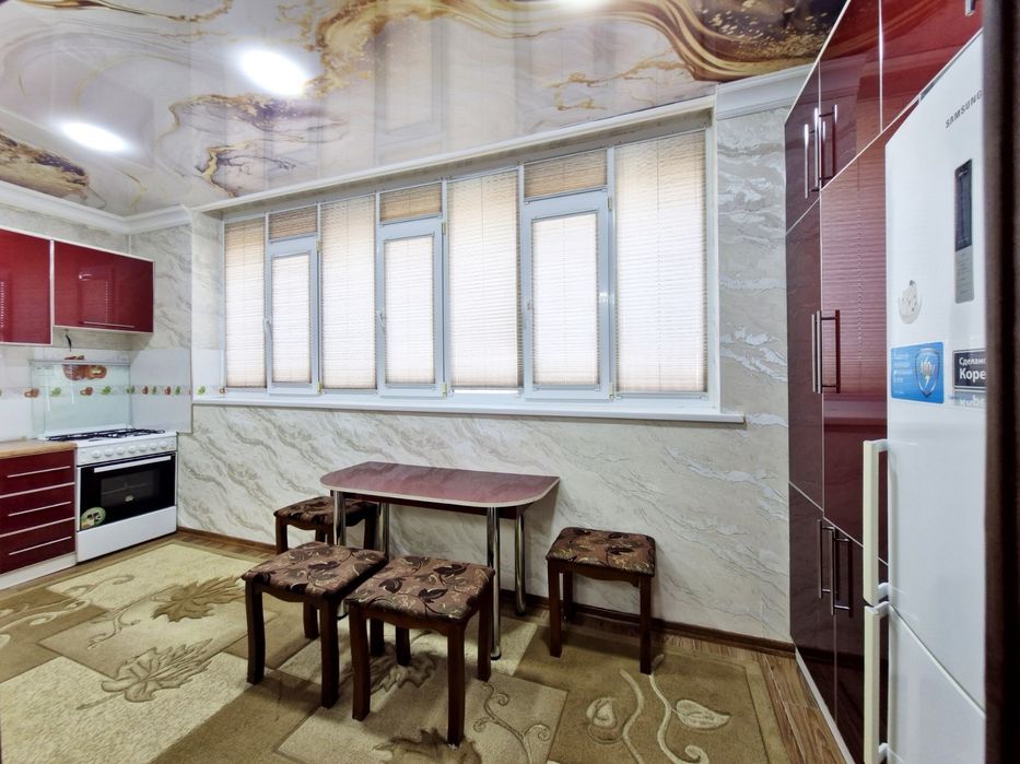 3 комнатная квартира на 3 этаже + 6м внранда 77 серия Фрунзе