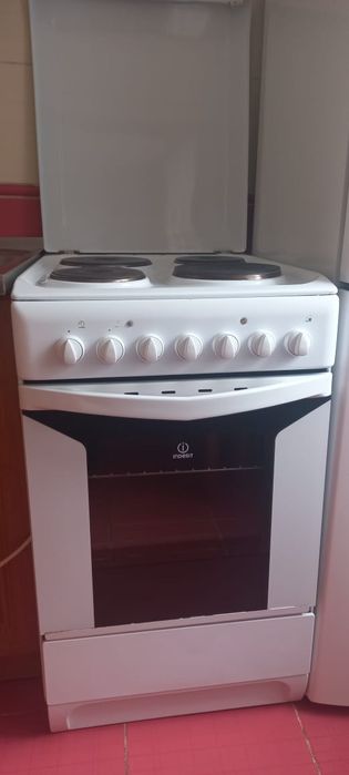 Продается плита indesit