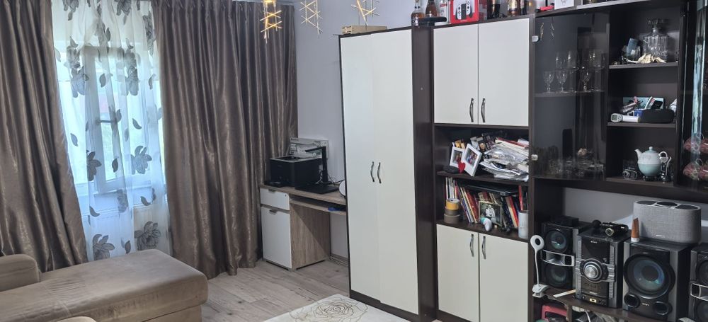 Vând apartament 2 camere decomandat