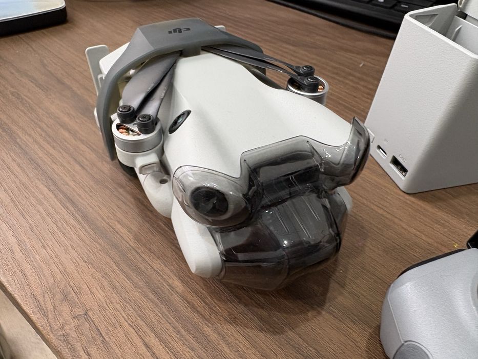 DJI Mini 4 Pro Fly More Combo Plus — дрон с пультом DJI RC 2