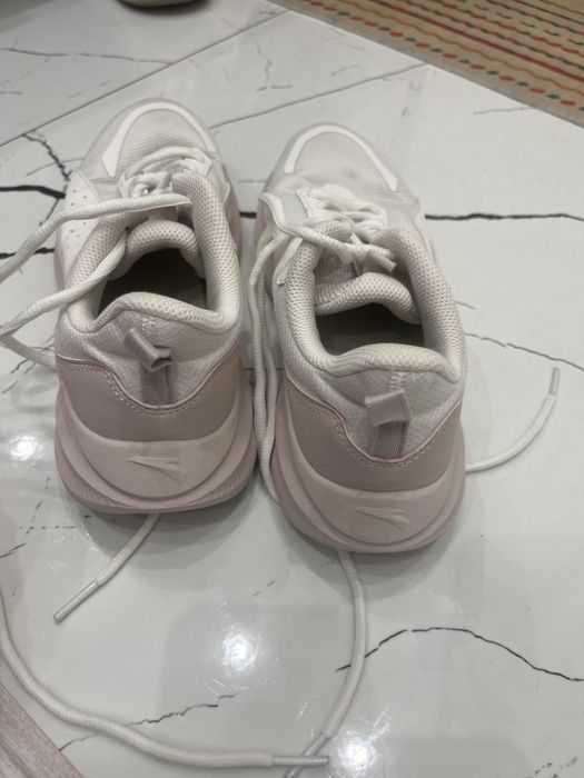 Кроссовки Anta  оригинал 39