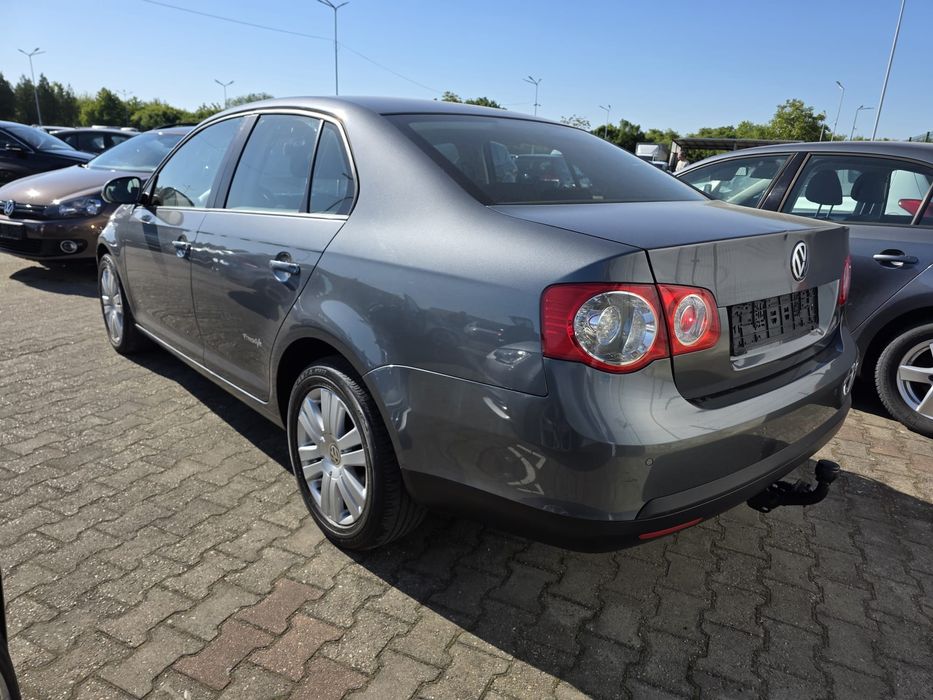 Volkswagen Jetta - An 2010 - 1.4 TSI 122Cp E5 - Clima * Navi * Pilot Aut * Senzori
