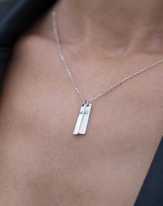 Персонализирано колие, сребърно колие с инициали и дата на близки