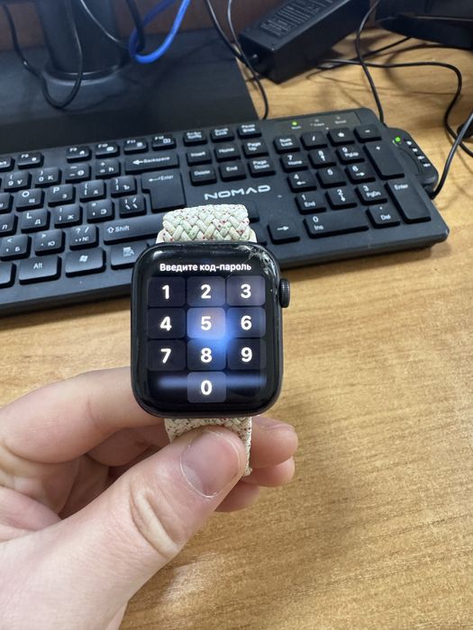 Продам СРОЧНО!!apple watch se 44mm
