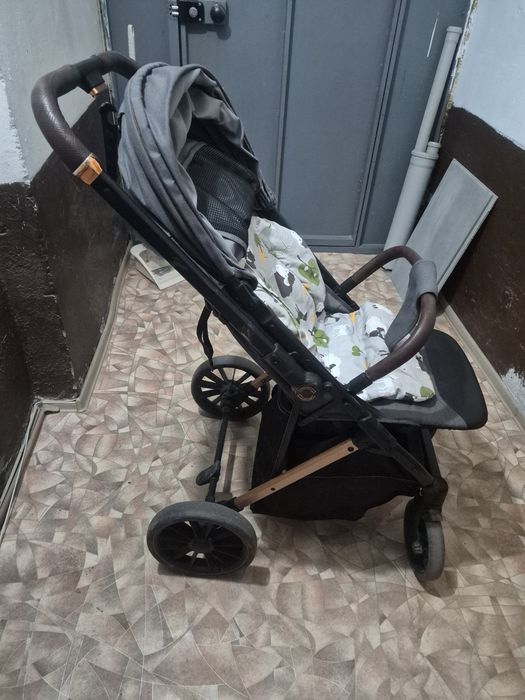СРОЧНО СРОЧНО!!!Продам коляску зима-лето