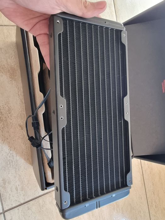 Cooler lichid Asus Rog Strix LC 240