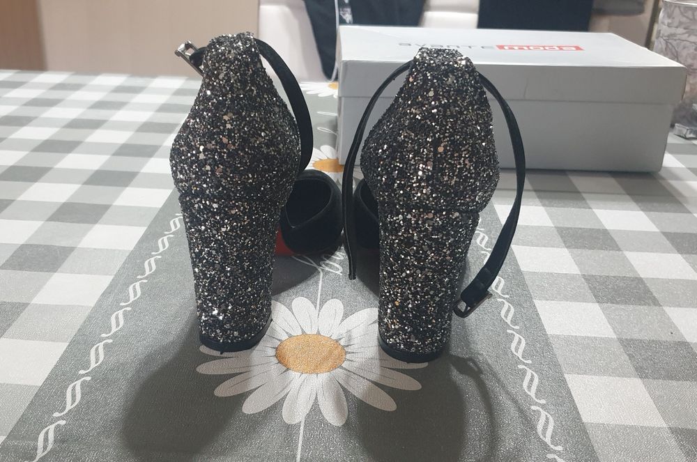 Женские туфли на каблуке