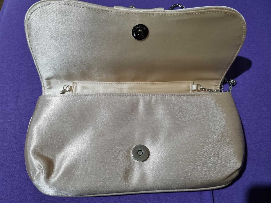 Дамска чанта тип клъч