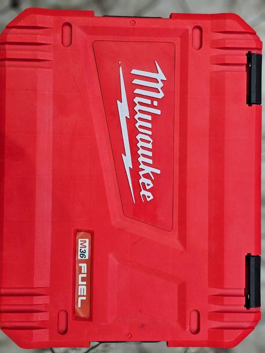 Milwaukee M18 Гайковерт