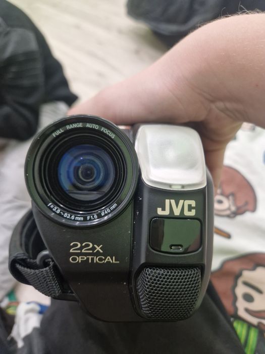 Видеокамера JVC в хорошем состоянии