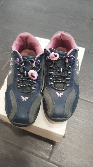 Продам туфли и кроссовки