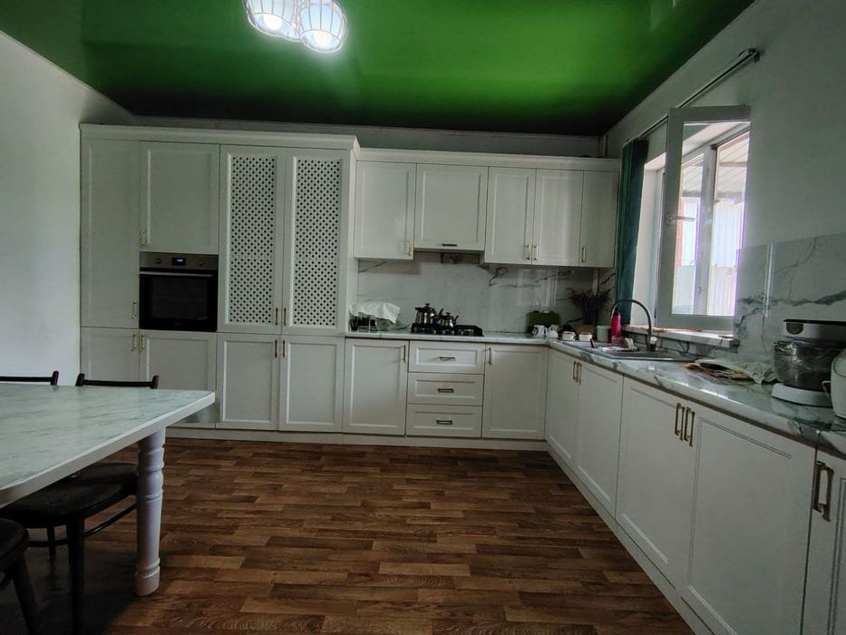 Продам коттедж в мкр. Отрвановка