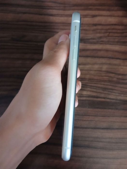 Iphone 11 oz 89% 128 gb shkalat hech qati alishmagan