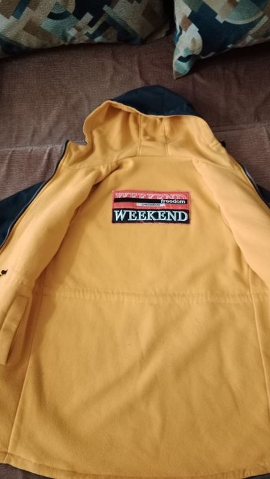 Продам куртку осенний 10.  13. Лет