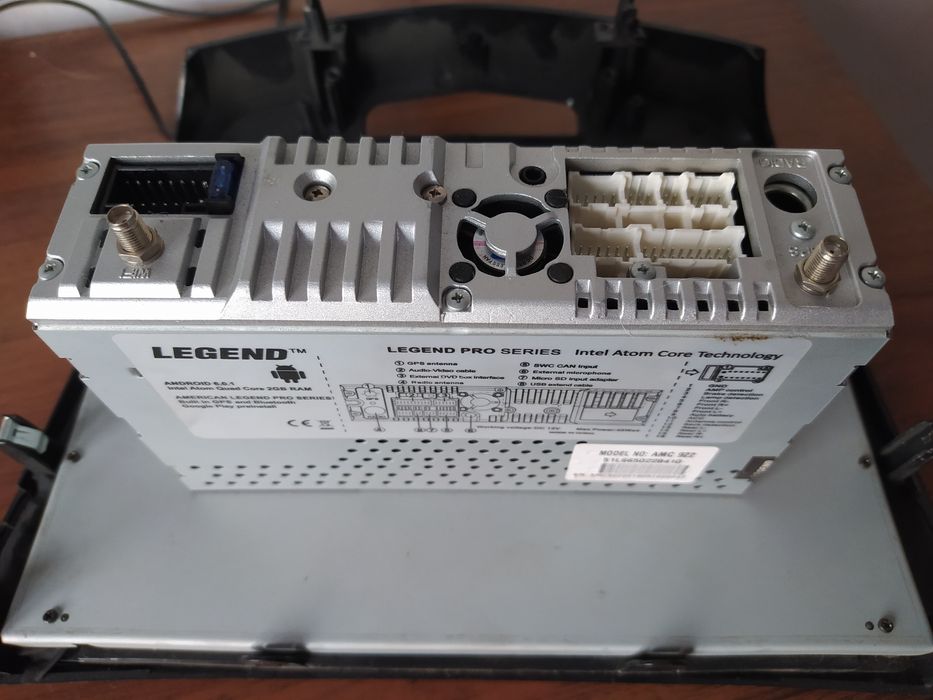 Автомагнитола (головное устройство)