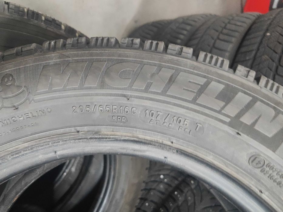 2бр.зимни гуми 205/65/16C Michelin