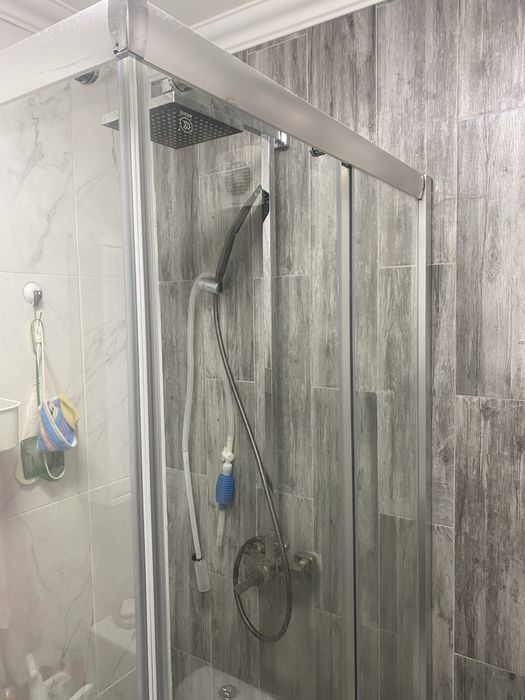 Углавая душевая