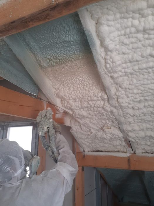 40lei/m2 spuma poliuretanica grosime 10cm