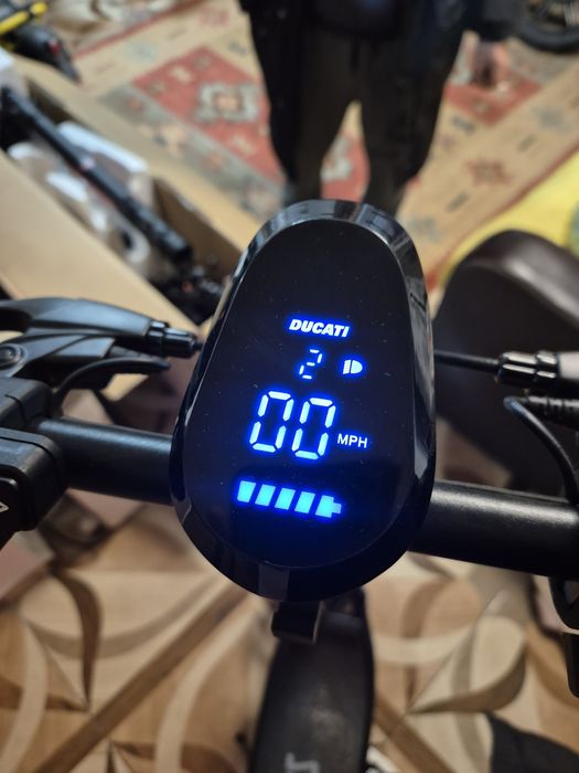Vand trotineta electrica Ducati