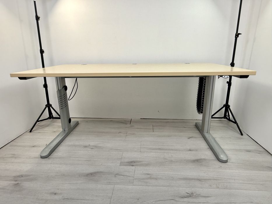 Немско бюро електрическо регулируемо за дома и офиса