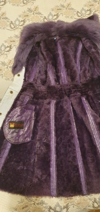 Продам детскую дубленку