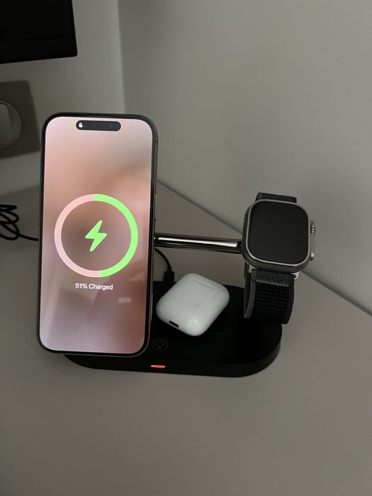 Apple Magsafe 5-in-1 charging station