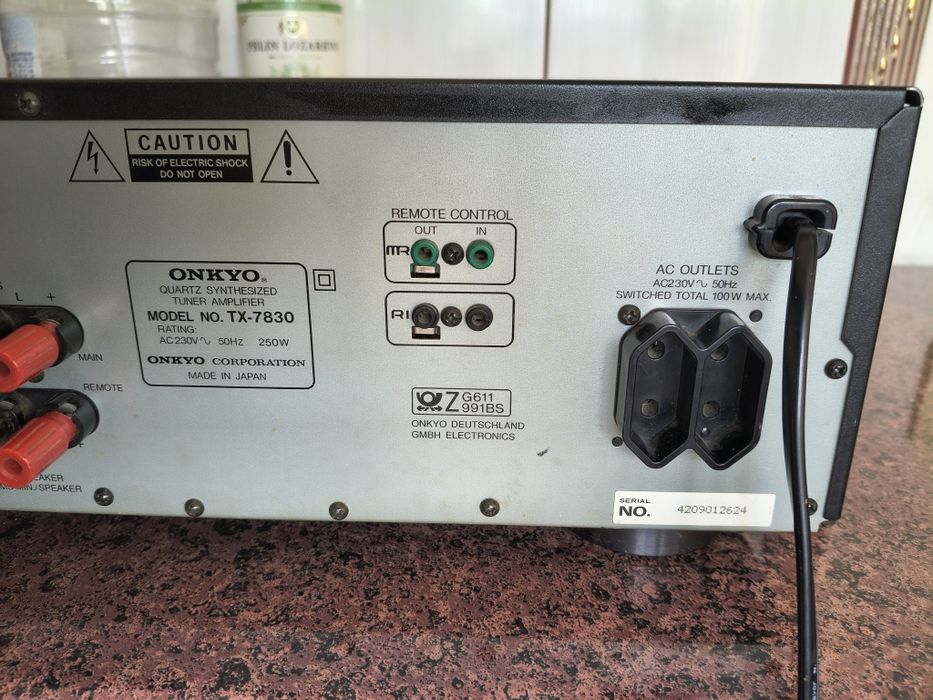 ONKYO.Тунер усилвател.