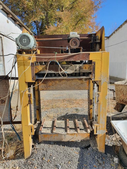 Производство пескоблоков.