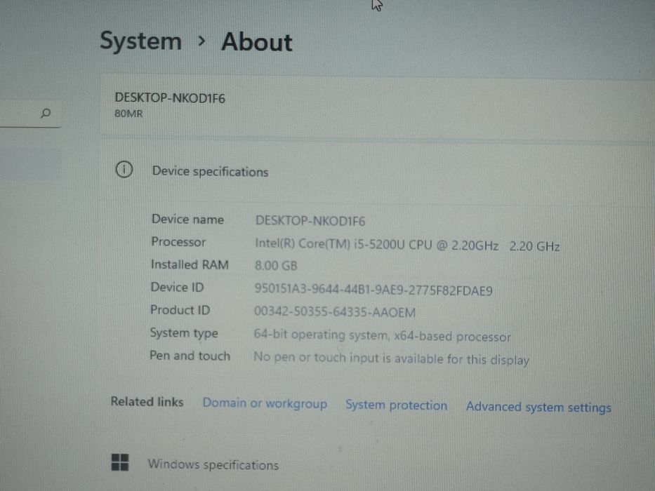 Laptop Lenovo Thinkpad B70 - i5-5200u/ 8gb RAM/ 256gb SSD/ Display 17,3/ Baterie 2h