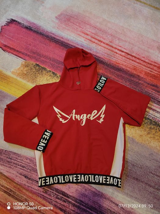 Суичър.  Love. .