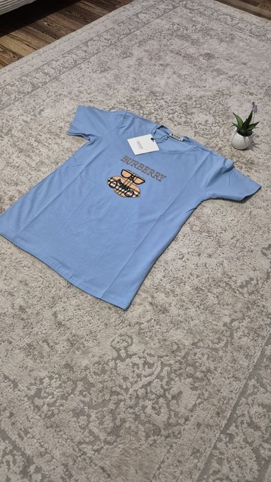 Tricou albastru deschis perfect pentru orice style