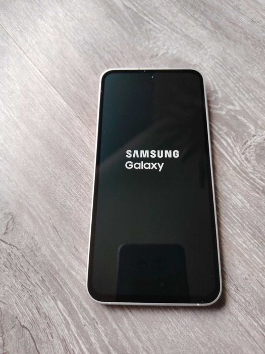 Samsung s23 128 White