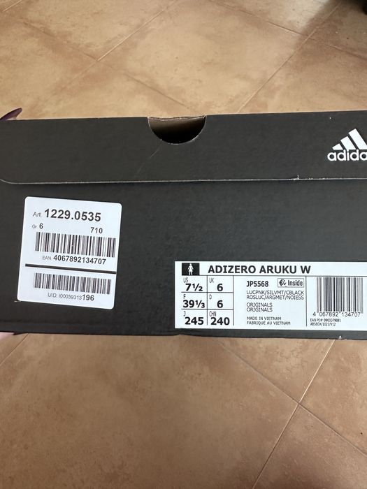 Продавам маратонки adidas в идеално състояние