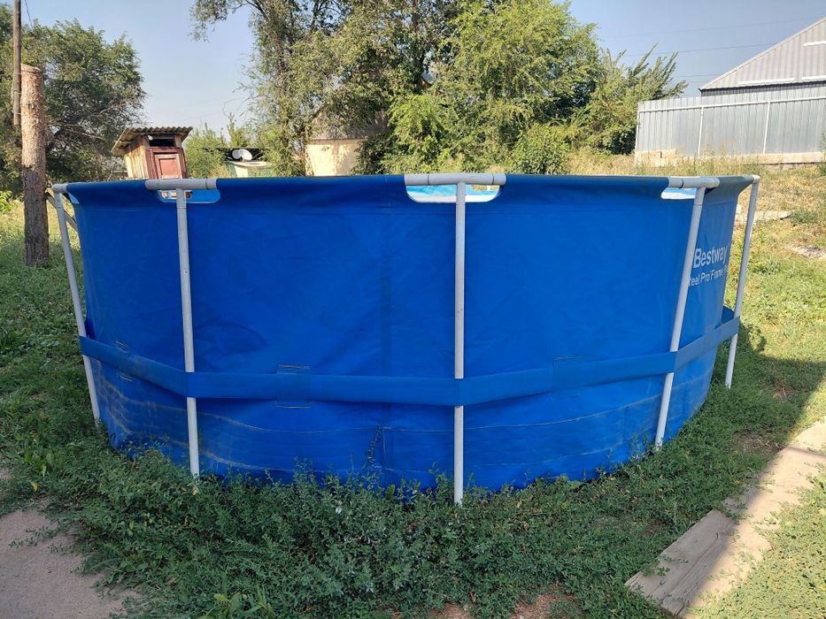 Срочно продам бассейн бу