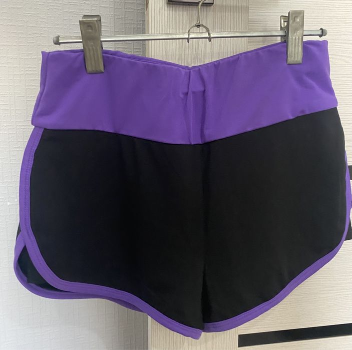 Спортивные шорты