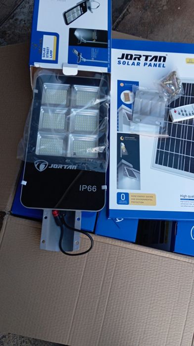 Соларна лампа JORTAN 400