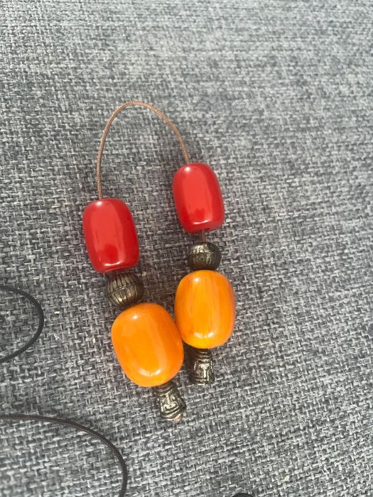 Броеници от кварц, мрамор, дърво